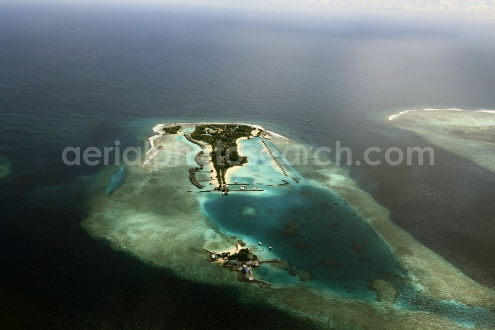 Dharanboodhoo from above - Coastal Indian Ocean - island in Dhahran Boodhoo in Central Province, Maldives