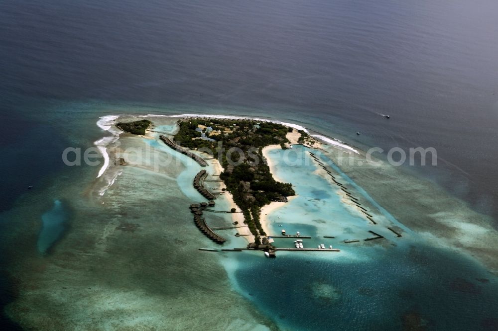 Dharanboodhoo from the bird's eye view: Coastal Indian Ocean - island in Dhahran Boodhoo in Central Province, Maldives