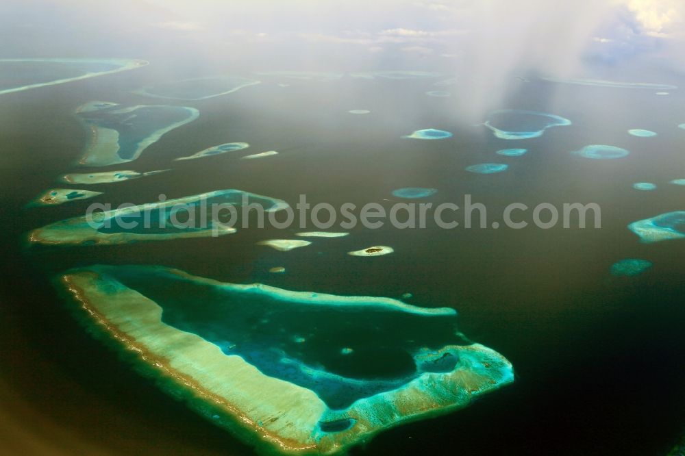 Aerial image Dharanboodhoo - Coastal Indian Ocean - island in Dhahran Boodhoo in Central Province, Maldives