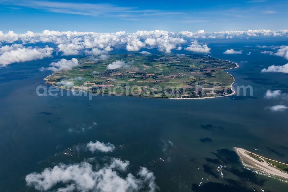 Utersum from the bird's eye view: Coastal area of the North Frisian North Sea island of Foehr in the state of Schleswig-Holstein, Germany