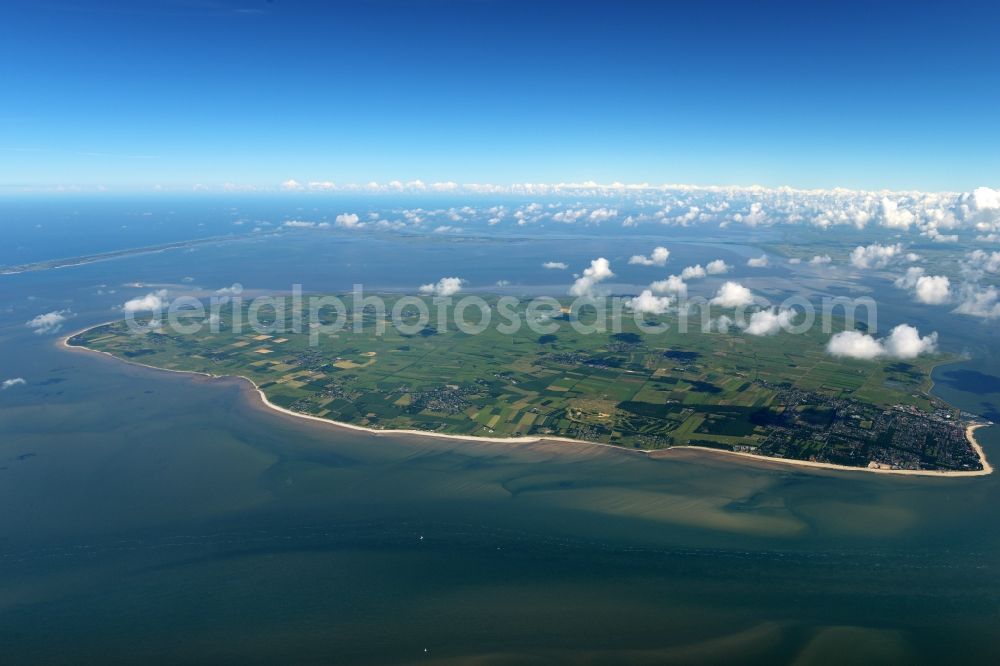 Nieblum from above - Coastal area of the North Sea - Island Foehr in Nieblum in the state Schleswig-Holstein