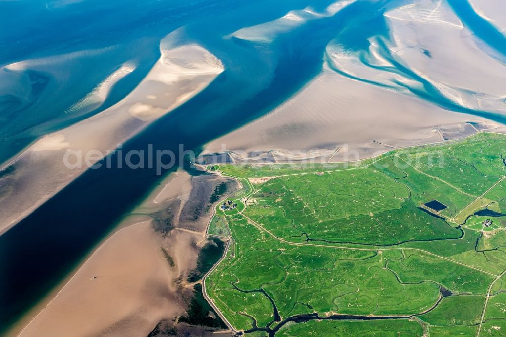 Aerial photograph Langeneß - Coastal area of the North Sea- Island in Langeness in the state Schleswig-Holstein
