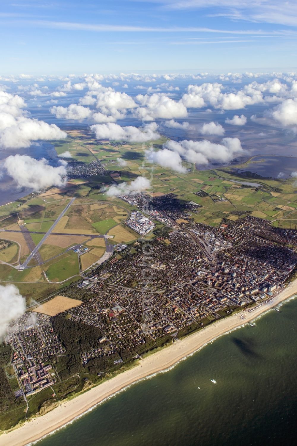 Aerial image Sylt - Coastal area of the North Sea - Island in the district Westerland in Sylt in the state Schleswig-Holstein