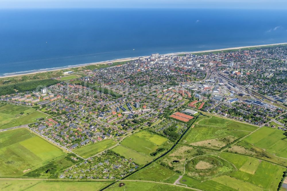 Sylt from the bird's eye view: Coastal area of the North Sea - Island in the district Westerland in Sylt in the state Schleswig-Holstein