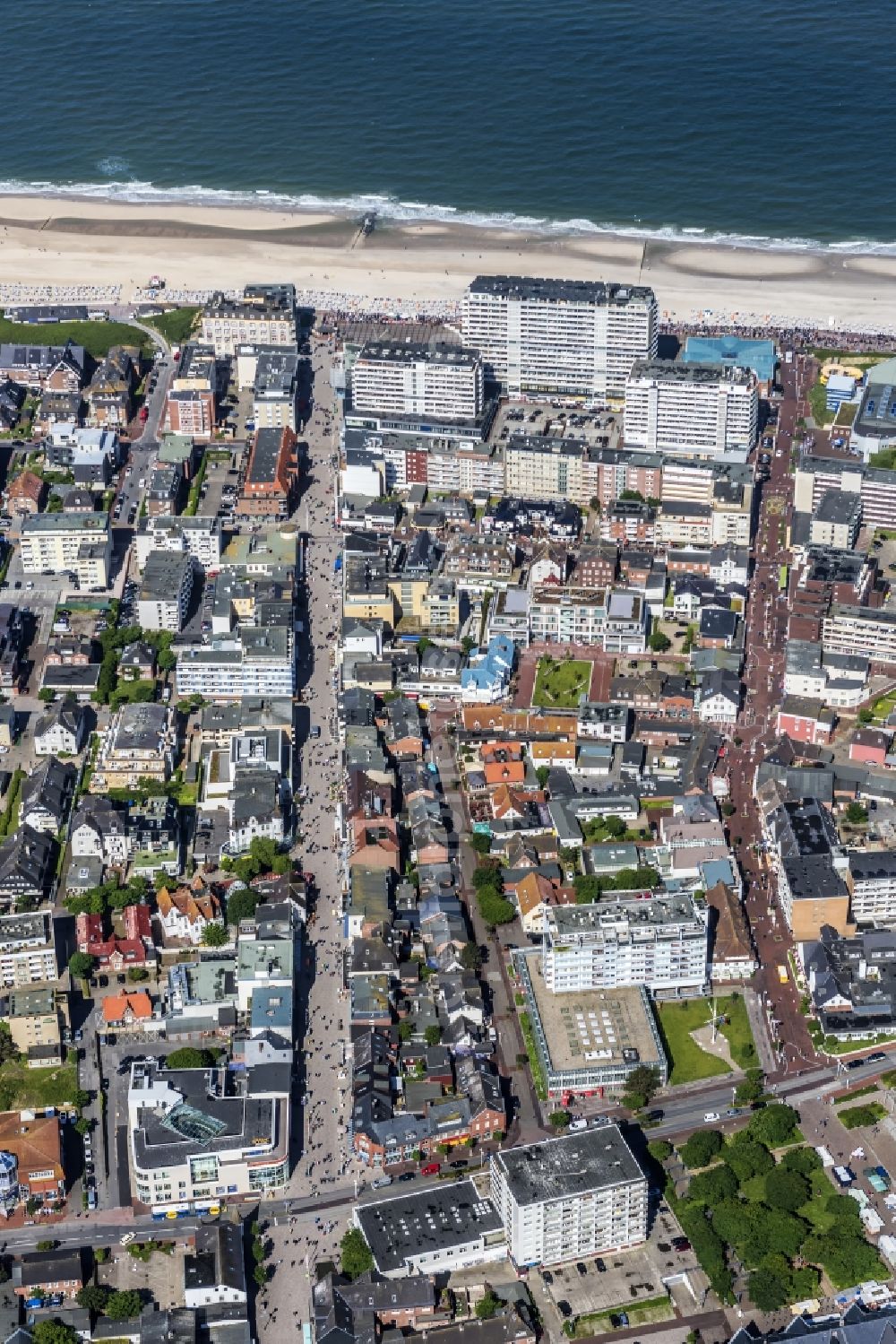 Sylt from the bird's eye view: Coastal area of the North Sea - Island in the district Westerland in Sylt in the state Schleswig-Holstein