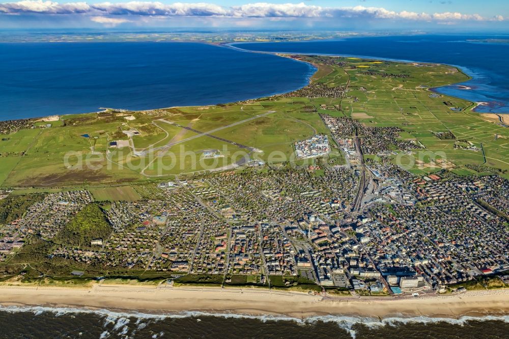 Sylt from above - Coastal area of North Sea- Island in the district Westerland in Sylt on Island Sylt in the state Schleswig-Holstein, Germany