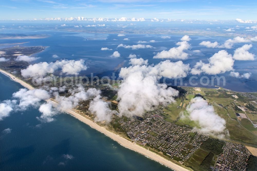 Wenningstedt (Sylt) from the bird's eye view: Coastal area of the North Sea - Island in Wenningstedt (Sylt) in the state Schleswig-Holstein