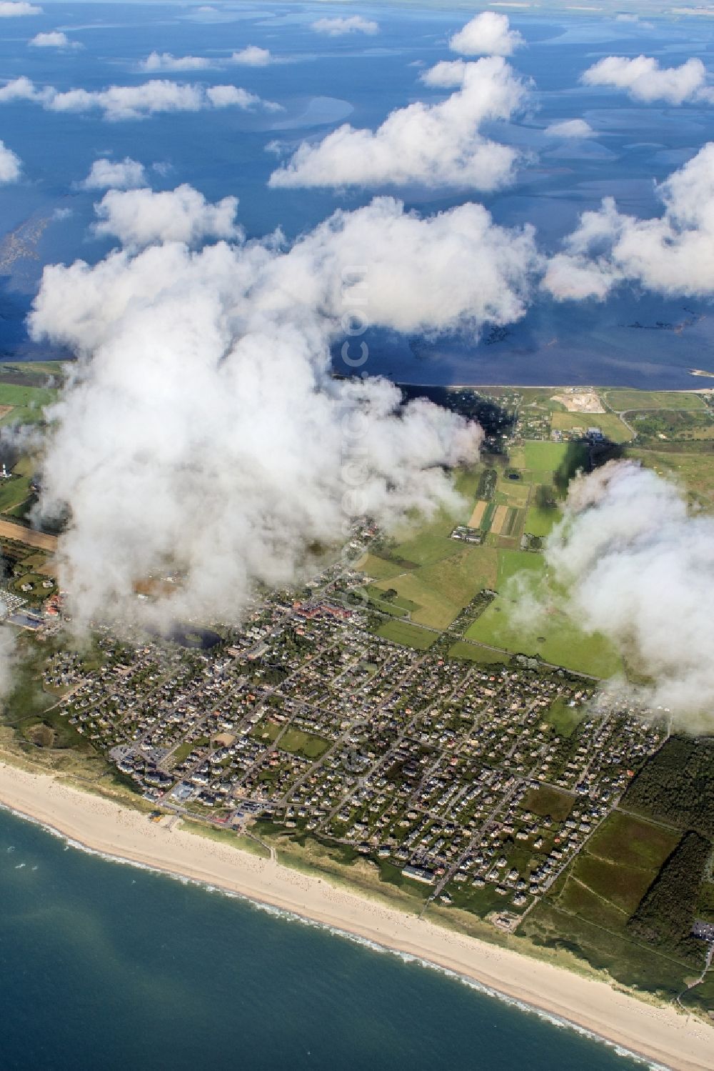 Aerial photograph Wenningstedt (Sylt) - Coastal area of the North Sea - Island in Wenningstedt (Sylt) in the state Schleswig-Holstein