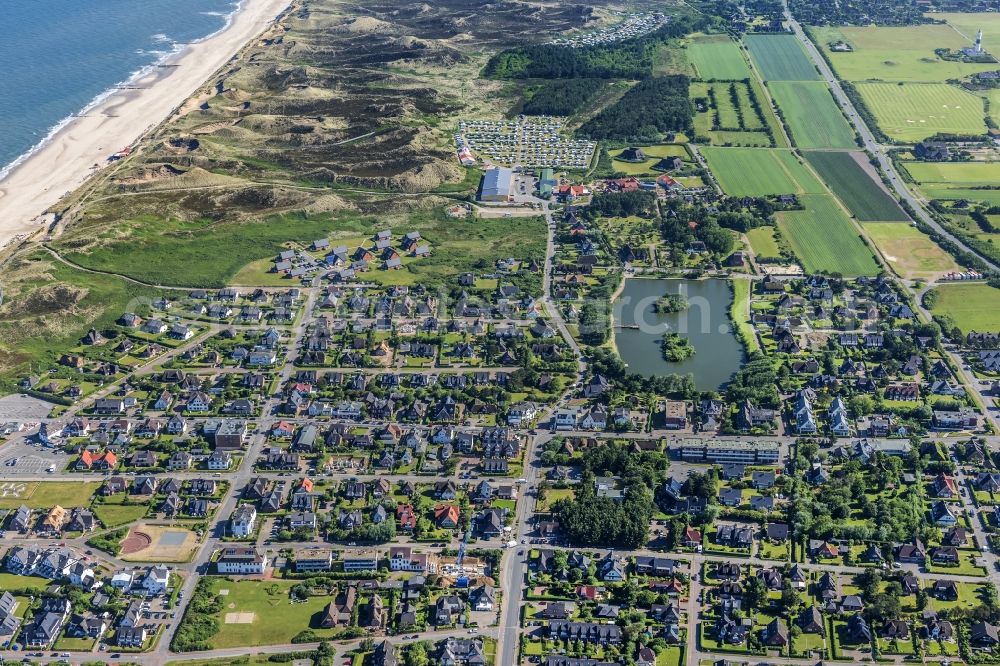 Wenningstedt-Braderup (Sylt) from above - Coastal area of the North Sea - Island in Wenningstedt (Sylt) in the state Schleswig-Holstein