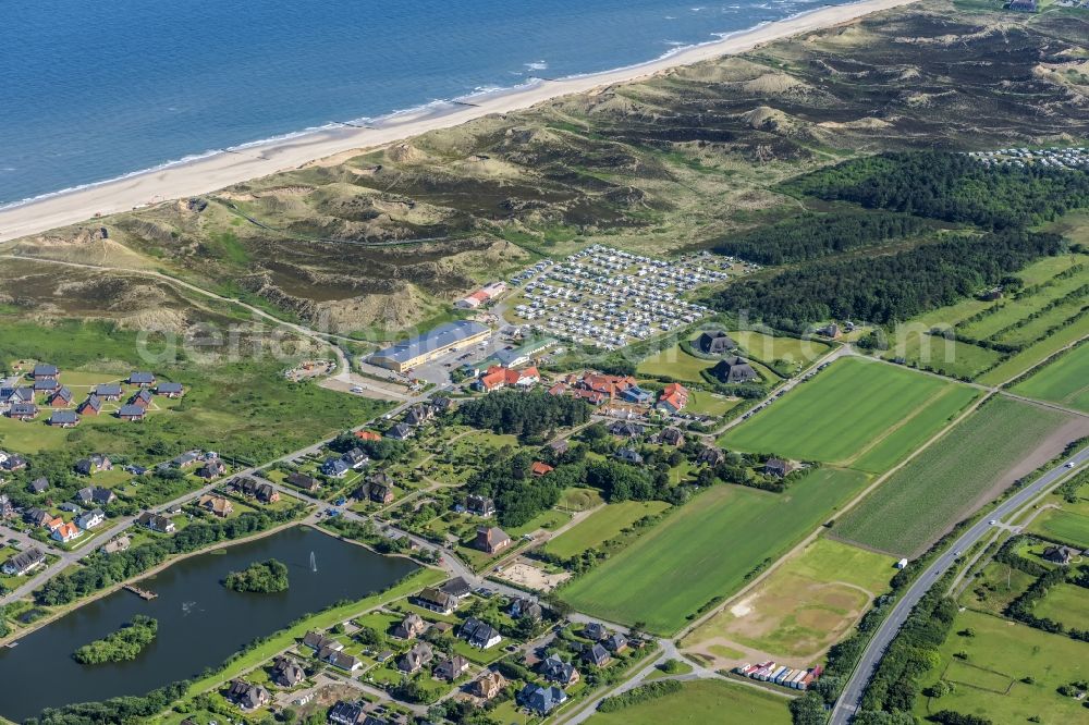 Wenningstedt-Braderup (Sylt) from above - Coastal area of the North Sea - Island in Wenningstedt (Sylt) in the state Schleswig-Holstein