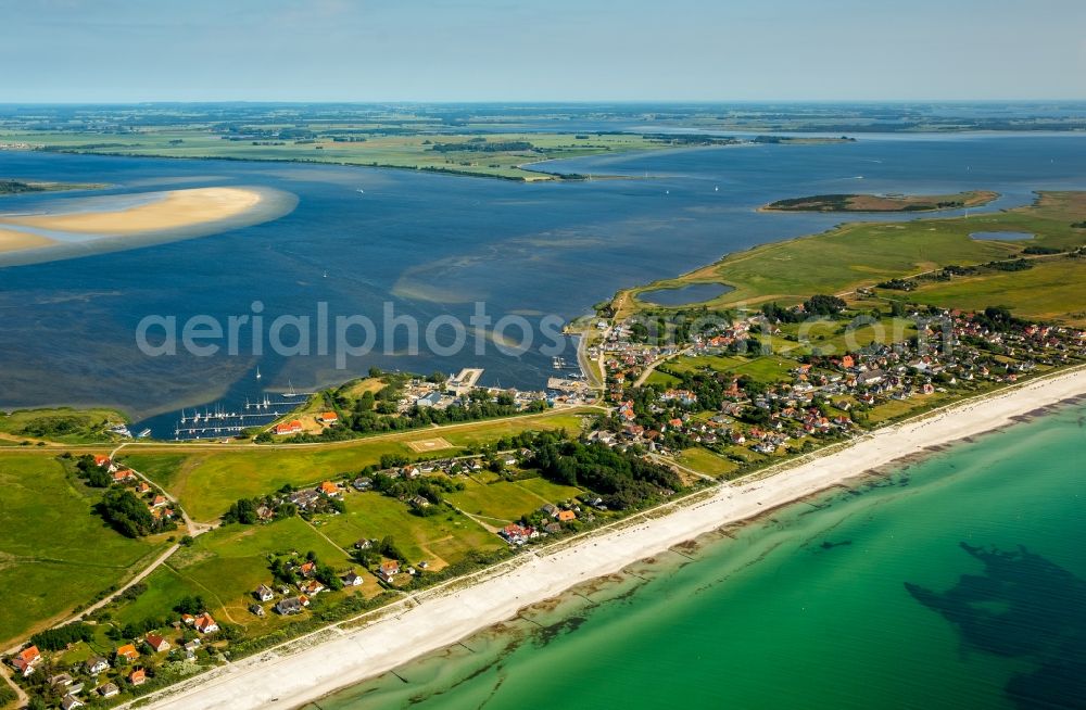 Insel Hiddensee from the bird's eye view: Coastal area of the Baltic Sea - Island in the district Vitte in Insel Hiddensee in the state Mecklenburg - Western Pomerania