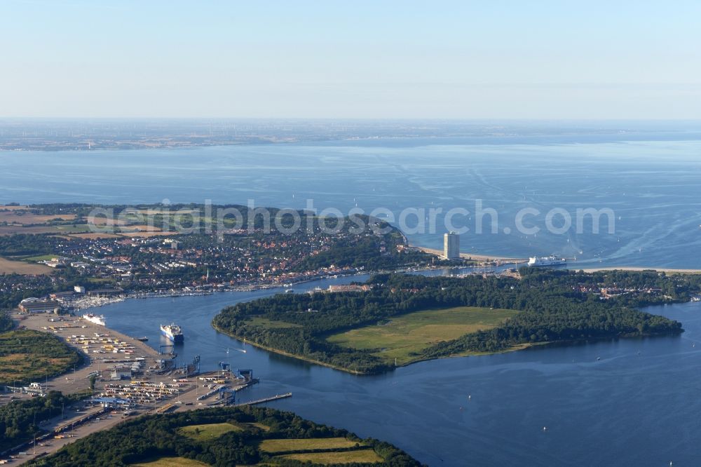 Aerial image Lübeck - Coastal area of the Suedlicher Priwall- - Island in the district Priwall in Luebeck in the state Schleswig-Holstein