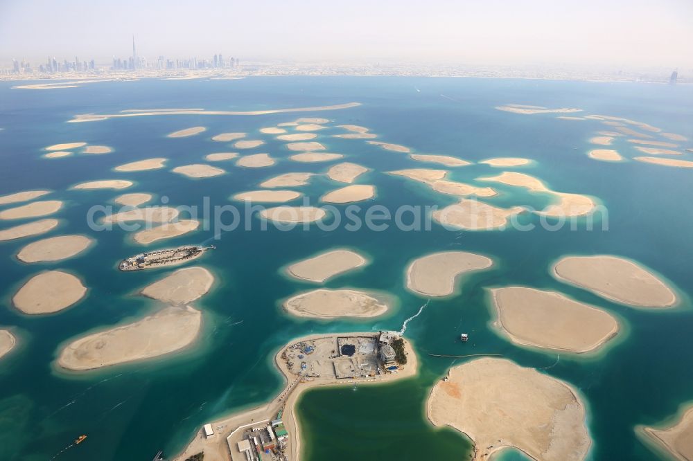Aerial photograph Dubai - Persian Gulf coastal area of the The World Welt - Island in the district The World Islands in Dubai in United Arab Emirates