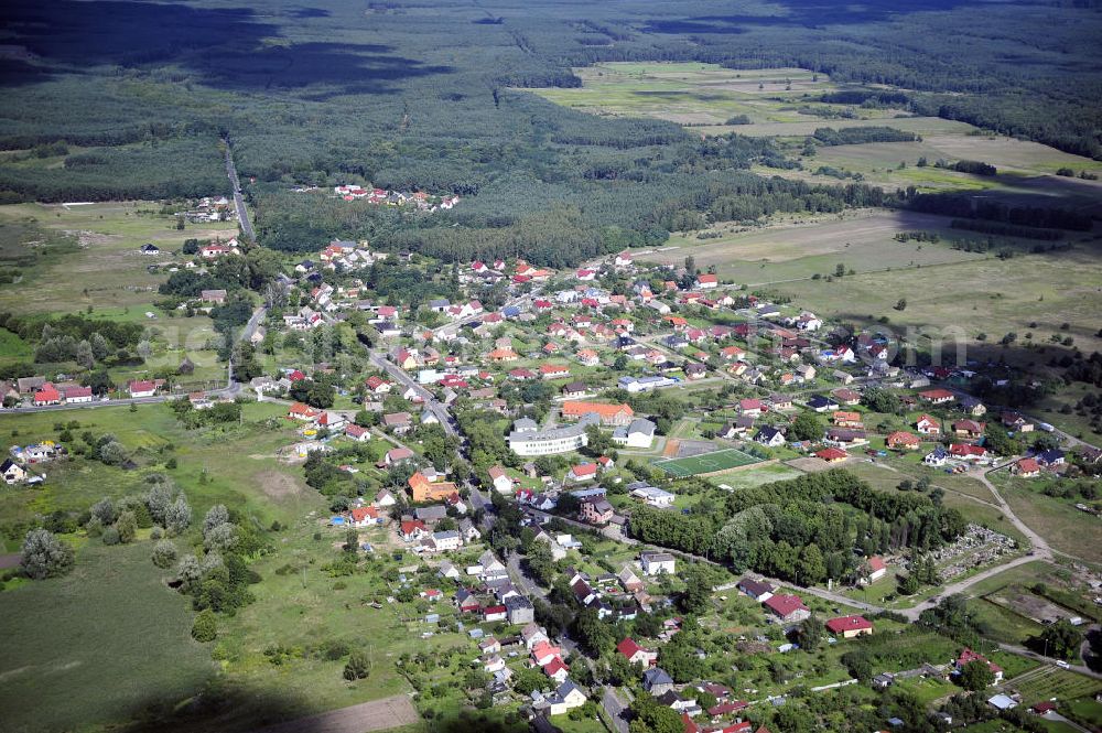 Küstrin / Kostrzyn from above - Blick auf die Wohngebiete am nördlichen Stadtrand Küstrins an der Reja Drzewicka. View of the residential areas on the northern outskirts of Küstrin.