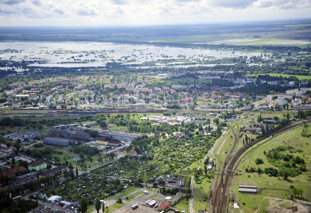 Küstrin / Kostrzyn from the bird's eye view: Blick auf den Innenstadtbereich Küstrins aus Nord - Süd - Richtung. View of the downtown area Küstriner North - South - direction.