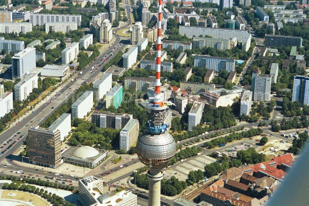 Aerial photograph Berlin - Berlin TV Tower in the city center east of the federal capital Berlin