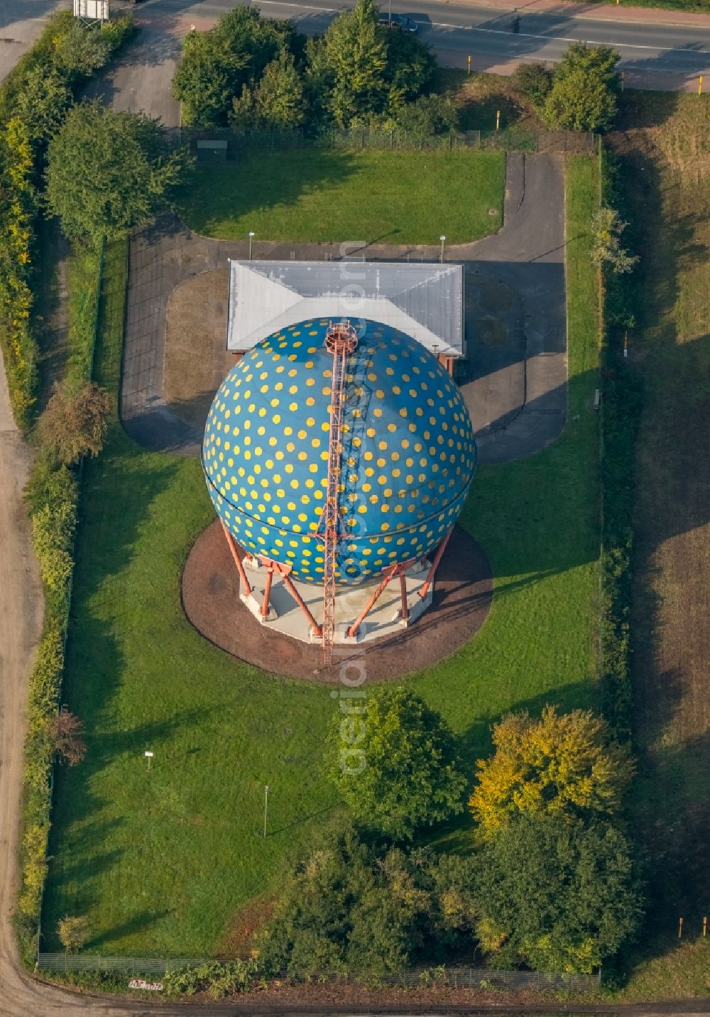 Aerial image Gelsenkirchen - Ball gas tank at the Adenauerallee in Gelsenkirchen in the state of North Rhine-Westphalia, Germany