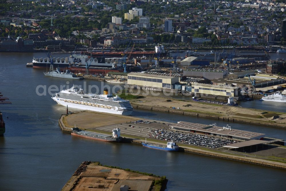 Hamburg from the bird's eye view: Kuhwerder and cruise Terminal in Hamburg-Mitte / Steinwerder. A project of the Hamburg Port Authority HPA
