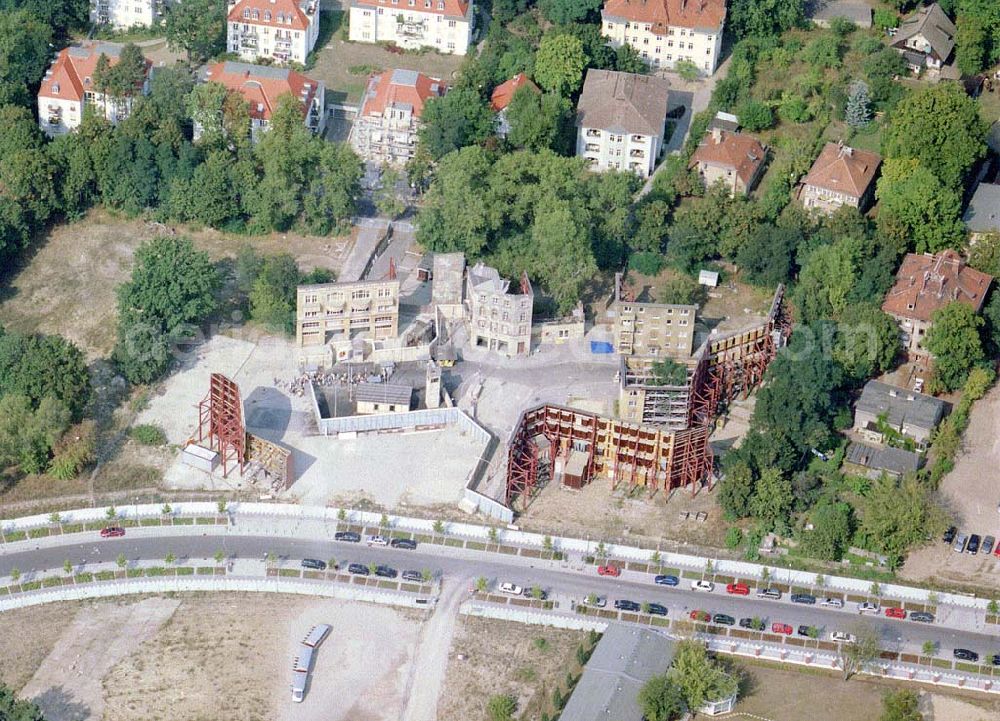 Aerial photograph Potsdam - Babelsberg - Kulisse eines ehem. Grenzstreifens an der Berliner Sonnenallee auf dem Gelände des Filmparks Babelsberg in Potsdam.