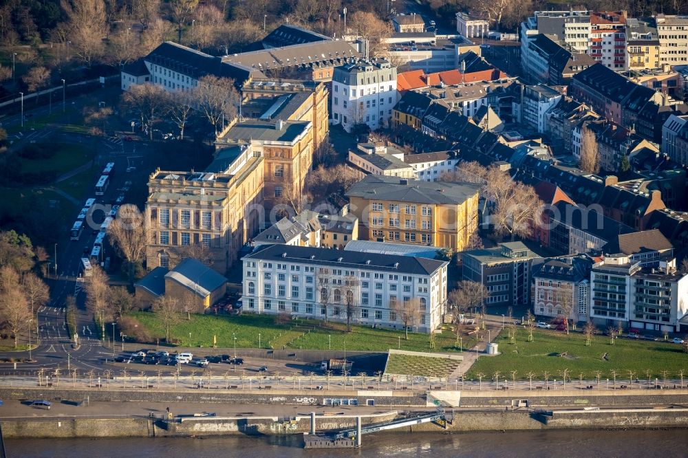 Aerial image Düsseldorf - Cultural and artistic center in the Academy Building Kunstakademie Duesseldorf on Eiskellerstrasse in the district Zentrum in Duesseldorf in the state North Rhine-Westphalia, Germany