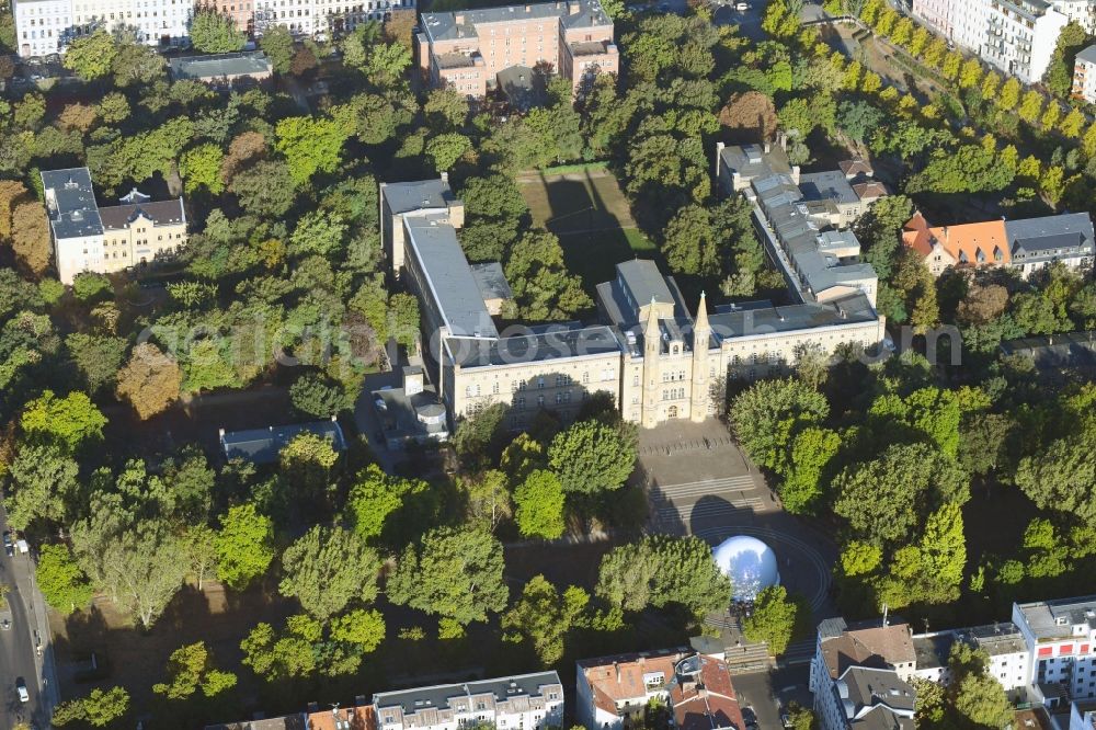 Aerial image Berlin - Cultural and artistic center Kunstraum Kreuzberg/Bethanien at Mariannenplatz in the district Kreuzberg in Berlin, Germany