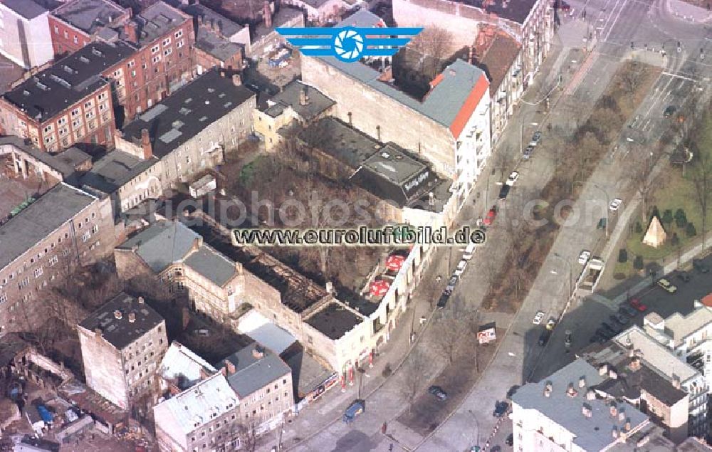 Berlin - Prenzlauer Berg from the bird's eye view: Kultureinrichtung Pfefferberg an der Schönhauser Allee.