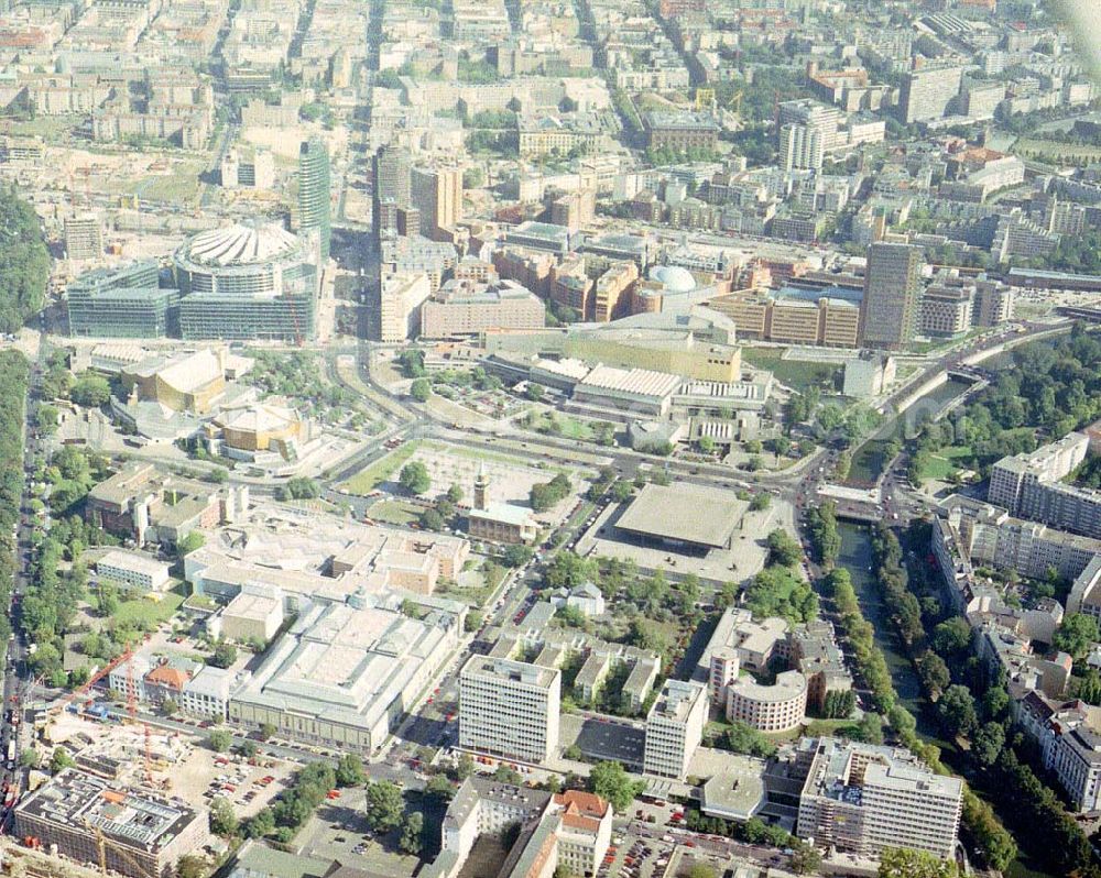 Aerial image Berlin - Tiergarten - Kulturforum mit dem Musikinstrumentenmuseum,Kunstgewerbemuseum, Philharmonie,Staaliche Museen, St. Matthias Kirche, Staatsbibliothek, Neue Nationalgalerie und dem Wissenschaftszentrum (v.l.n.r.) in Berlin - Tiergarten.