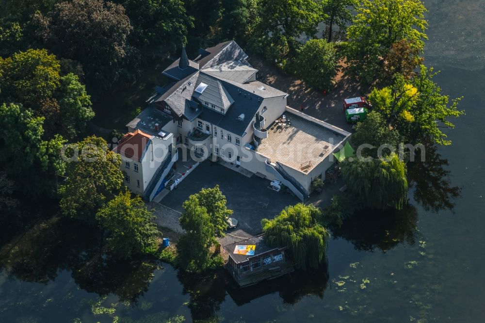 Leipzig from the bird's eye view: Building of the culture house Kulturwerkstatt KAOS in the district Altlindenau in Leipzig in the state Saxony, Germany