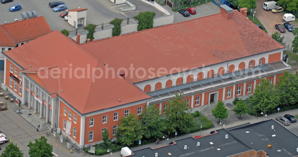 Aerial photograph Rathenow - Blick auf das Kulturzentrum von Rathenow. Aus dem ehemaligen Kreiskulturhaus , das am 7. Oktober 1958 eröffnete, wurde in fünfjähriger Umbauzeit in ein modernes Kulturzentrum mit Theatersaal, Veranstaltungsräumen und einem Optikindustriemuseum.