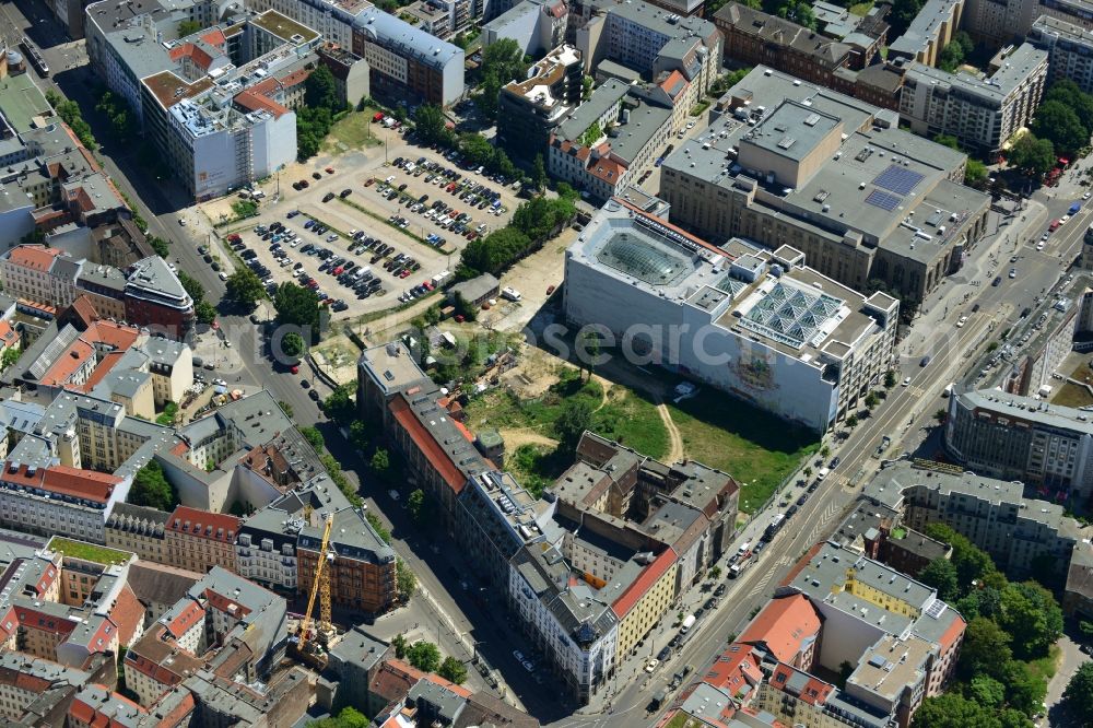 Berlin from the bird's eye view: View to the art building Tacheles in the street Oranienburger Straße in Berlin-Mitte. The ruin functions as a production, presentation and event area