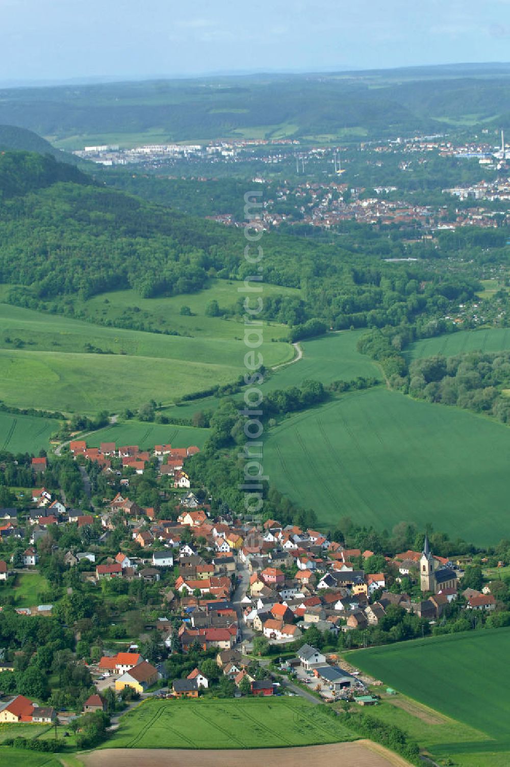 Aerial photograph Kunitz - Stadtansicht von Kunitz nordöstlich von Jena- Löbstedt in Thüringen. City View of Kunitz northeast of Jena in Thuringia.