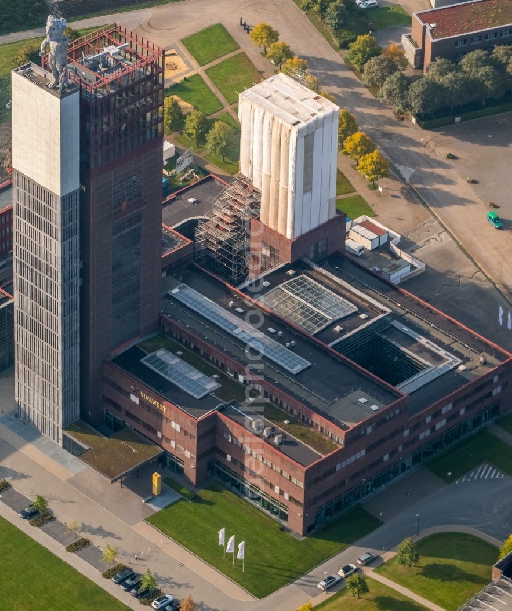 Aerial photograph Gelsenkirchen - HERCULES OF GELSENKIRCHEN on the observation tower on the Office building of the administrative and business center of Vivawest Wohnen GmbH, headquartered in Nordsternpark on the former Nordstern colliery in Gelsenkirchen in North Rhine-Westphalia