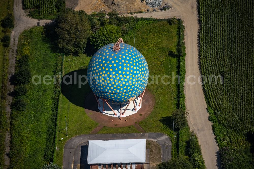 Aerial photograph Gelsenkirchen - Outdoor art- installation Der Ball in the district Bismarck in Gelsenkirchen at Ruhrgebiet in the state North Rhine-Westphalia, Germany