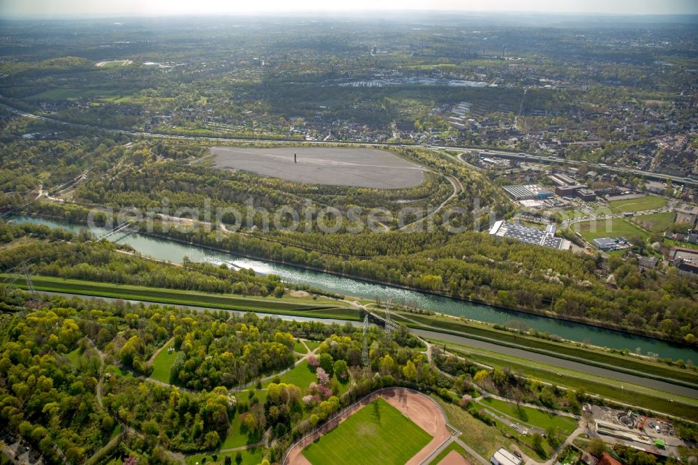 Essen from above - Outdoor art- installation Carbon Obelisk on Emscherinsel in Essen in the state North Rhine-Westphalia