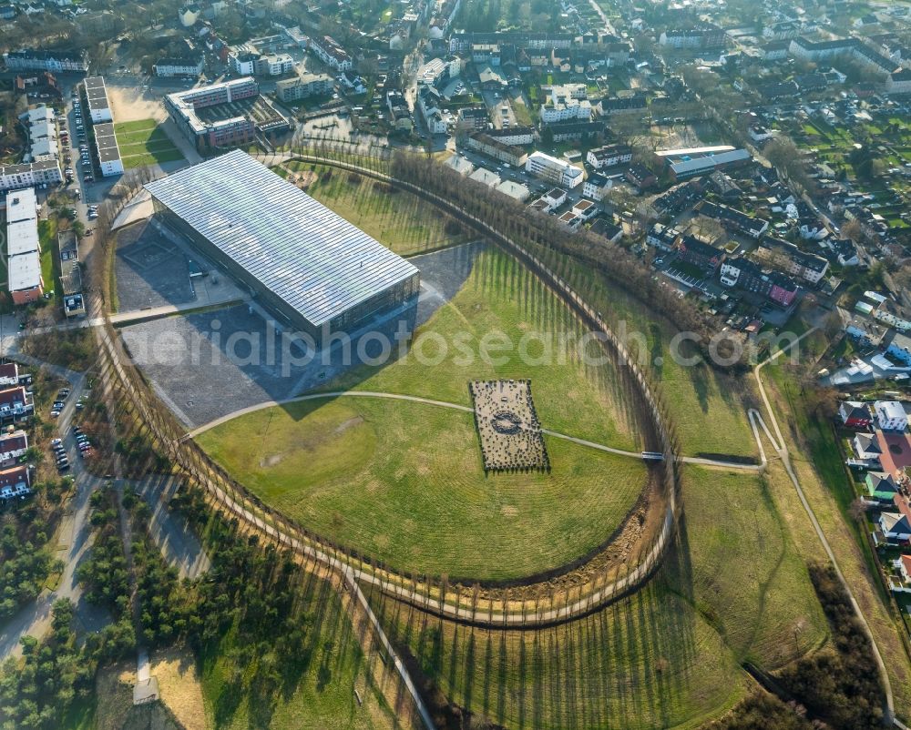 Herne from the bird's eye view: Art and landscape installation debris field of Hermann Prigann north of Mont-Cenis Academy in Herne in the state of North Rhine-Westphalia