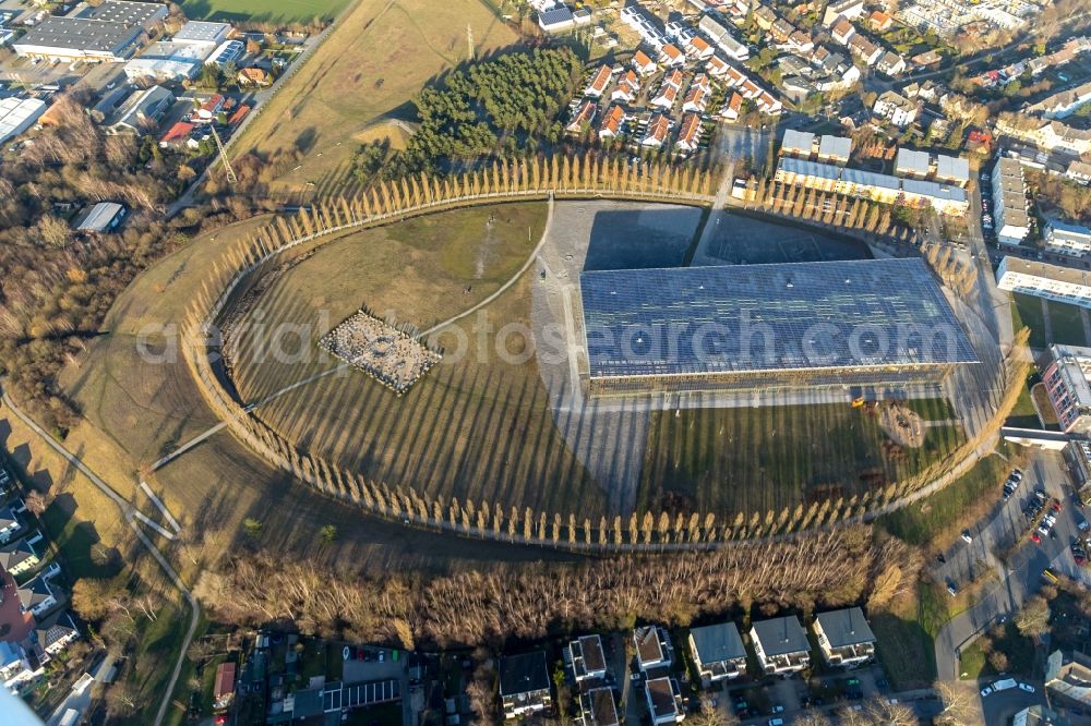 Herne from the bird's eye view: Art and landscape installation debris field of Hermann Prigann north of Mont-Cenis Academy in Herne in the state of North Rhine-Westphalia