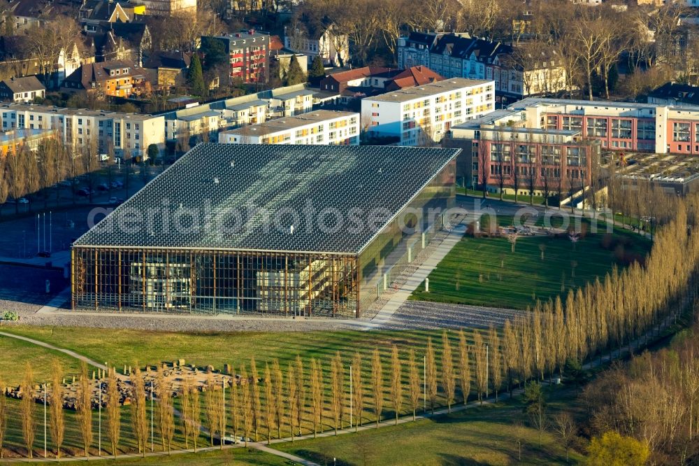 Herne from the bird's eye view: Art and landscape installation debris field of Hermann Prigann north of Mont-Cenis Academy in Herne in the state of North Rhine-Westphalia