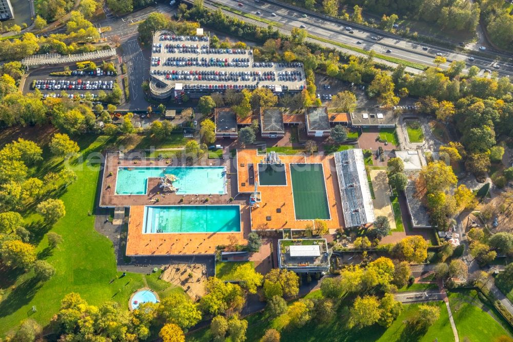 Aerial image Essen - Swimming pool of the Grugabad in Essen in the state North Rhine-Westphalia