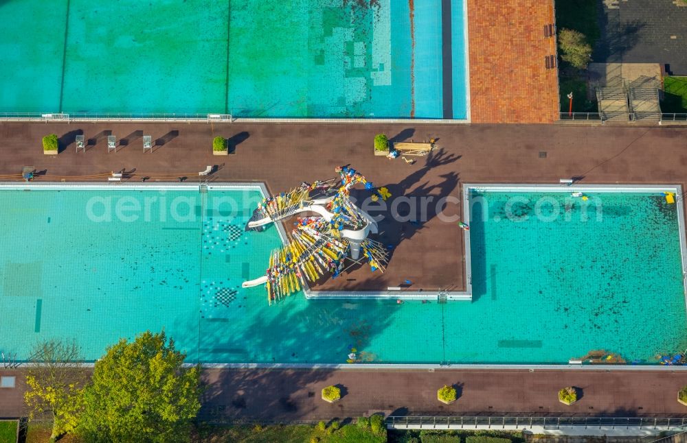 Essen from above - Swimming pool of the Grugabad in Essen in the state North Rhine-Westphalia