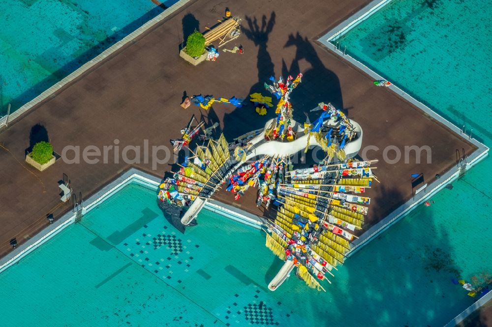 Essen from the bird's eye view: Swimming pool of the Grugabad in Essen in the state North Rhine-Westphalia