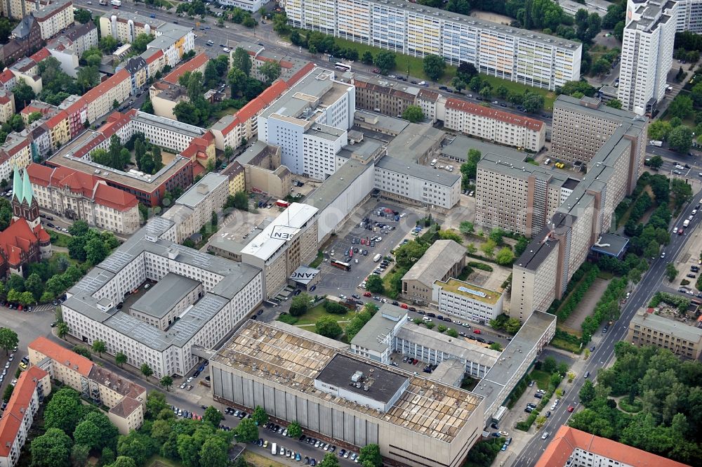 Aerial photograph Berlin - Top view of an art project on the roof and the forecourt of the Stasi Museum on Rusch St. between Normannen St. and Frankfurter Allee