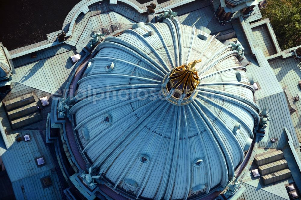 Aerial photograph Berlin - Dome of the Berlin Cathedral in the city center east of the federal capital Berlin