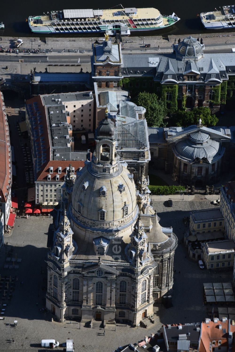 Aerial image Dresden - View of the restored Frauenkirche in Dresden, the Evangelical-Lutheran Church of the Baroque and monumental building on the Neumarkt