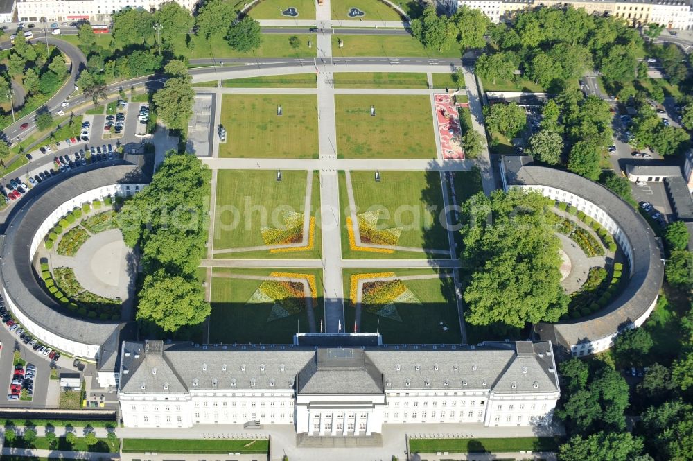 Aerial photograph Koblenz - View of the Kürfürstliches Schloss in Koblenz in Rhineland-Palatinate