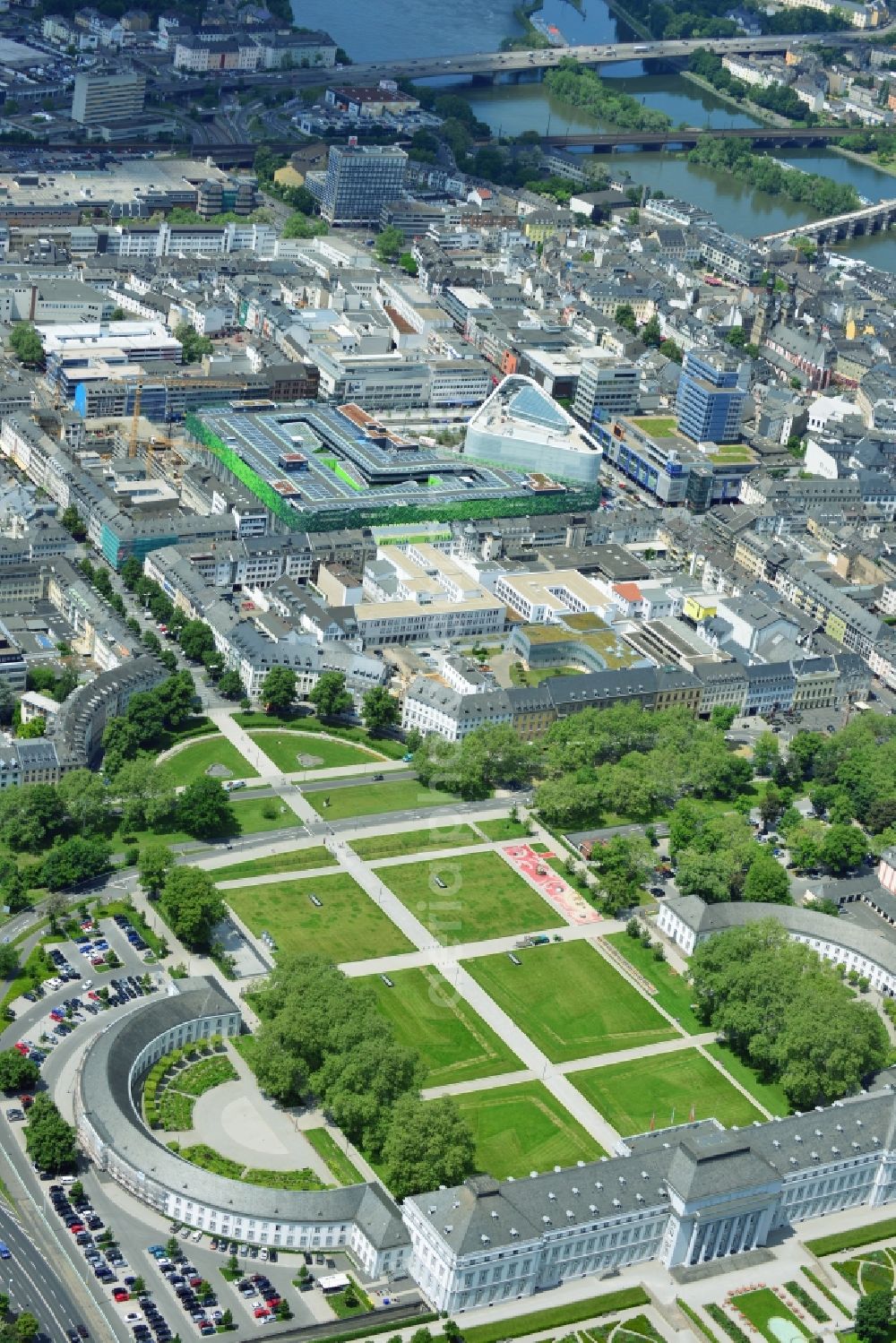 Aerial photograph Koblenz - View of the Kürfürstliches Schloss in Koblenz in Rhineland-Palatinate