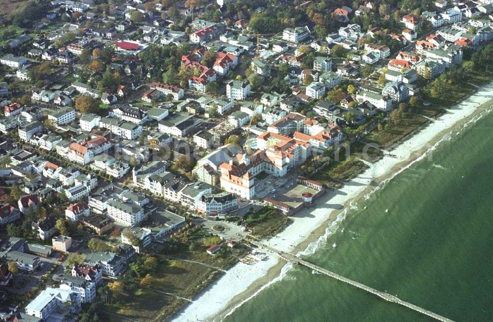 Aerial image Binz auf Rügen / MV - Kurhaus Binz - Hotel der TRAVEL-CHARME Berlin an der Strandpromenade von Binz auf Rügen.