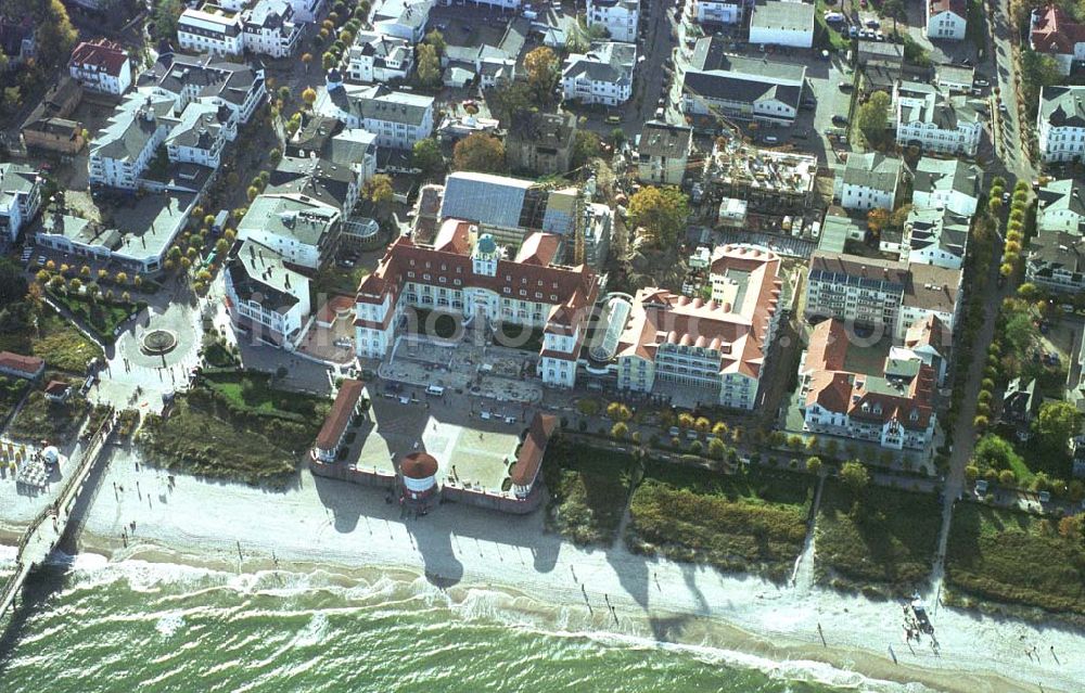 Aerial photograph Binz auf Rügen / MV - Kurhaus Binz - Hotel der TRAVEL-CHARME Berlin an der Strandpromenade von Binz auf Rügen.