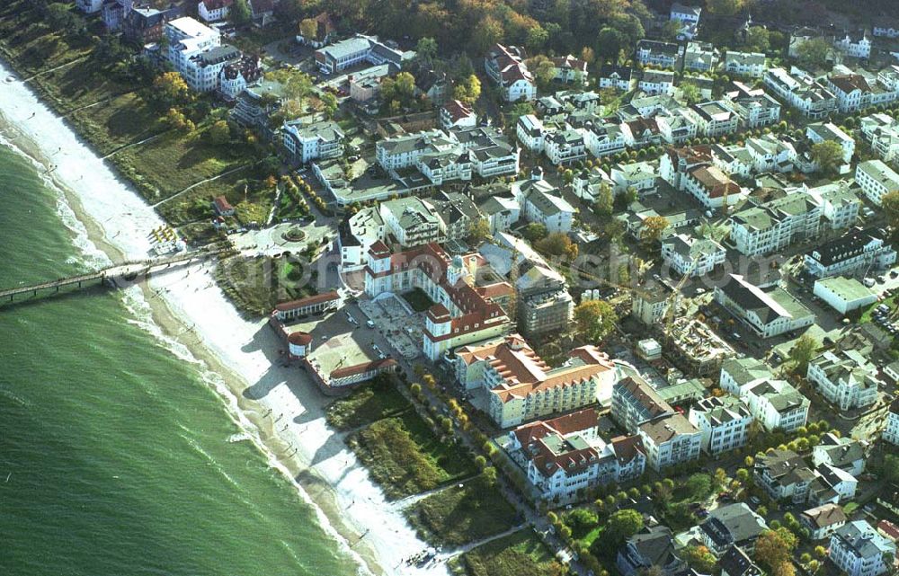 Binz auf Rügen / MV from above - Kurhaus Binz - Hotel der TRAVEL-CHARME Berlin an der Strandpromenade von Binz auf Rügen.