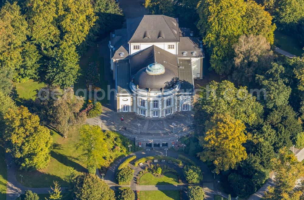 Bad Oeynhausen from above - Building of the Spa and Event house and park of the Staatsbad Bad Oeynhausen with theater and clinic buildings in the district Gohfeld in Bad Oeynhausen in the state North Rhine-Westphalia, Germany