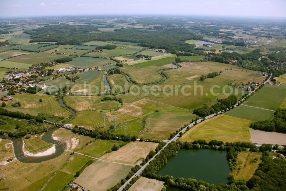 Aerial image Hamm - Curves in the course of the river the lip on the lip Meadows near Hamm in North Rhine-Westphalia